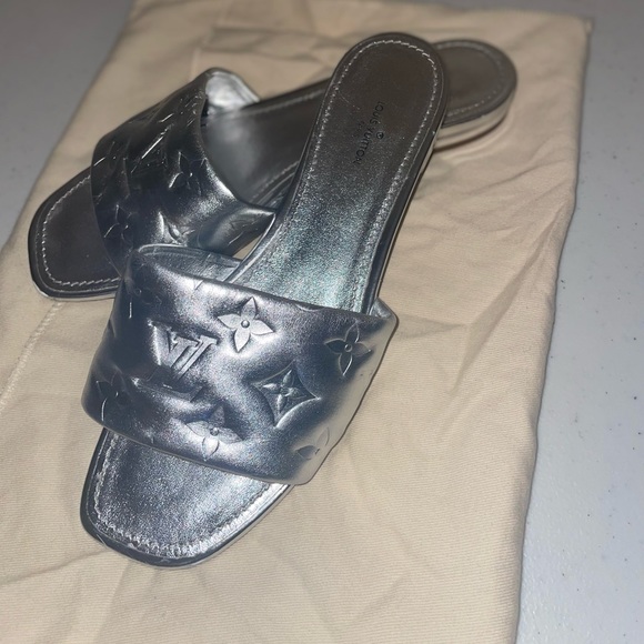 Metallic Louis Vuitton sandals size 38 - Picture 3 of 4